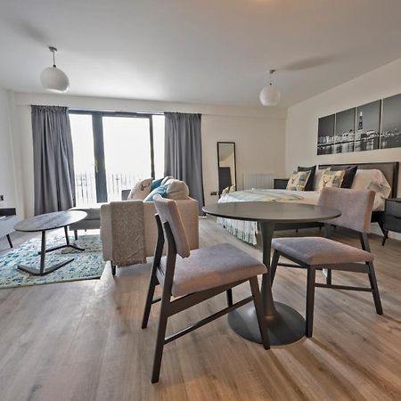 Seven Living Ashford - Modern And Spacious Apartments 외부 사진